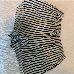 Universal threads blue and white striped shorts